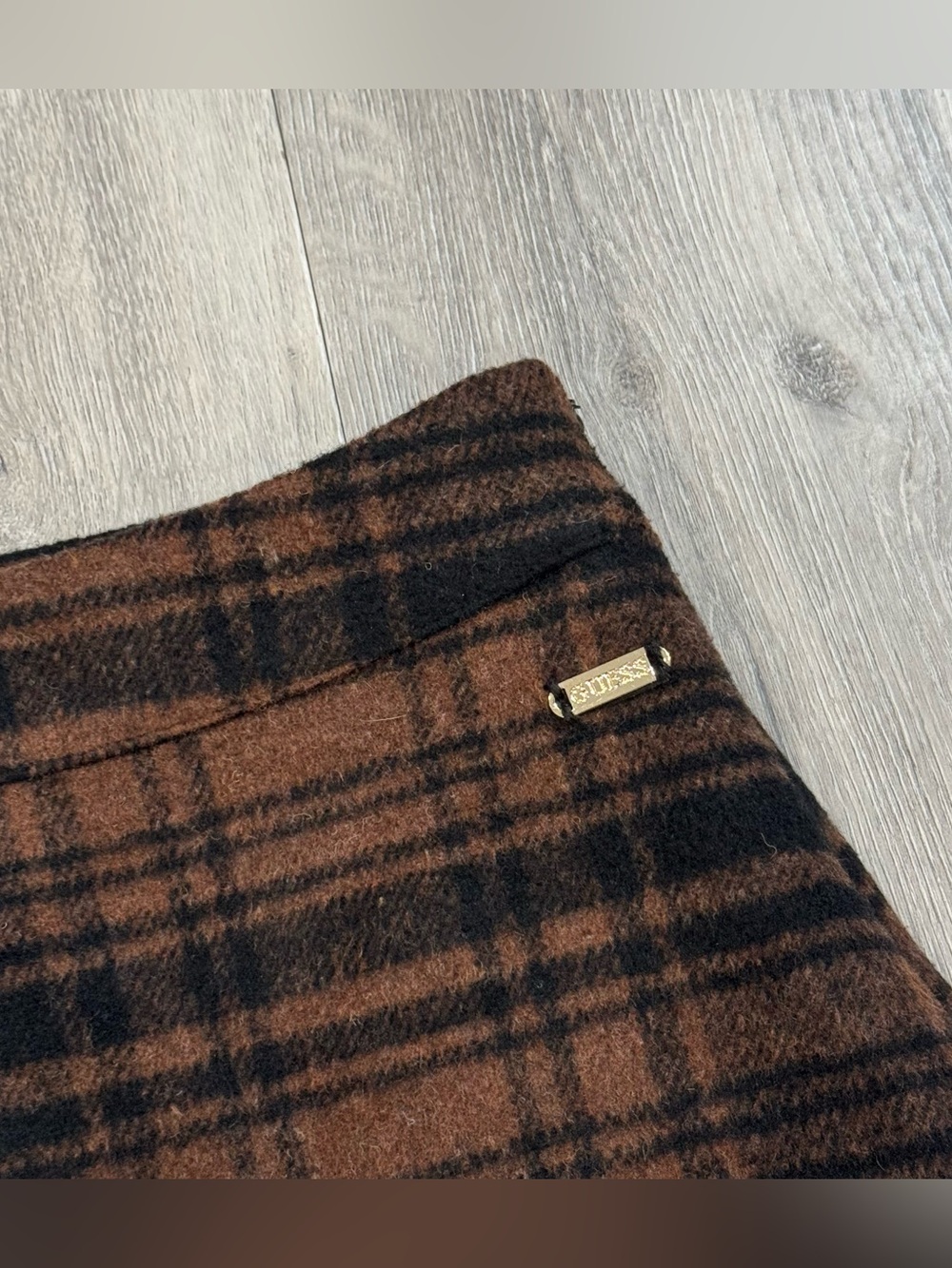 Guess Plaid Brown & Black Academia Fall A-line Mini Skirt - Picture 3 of 5